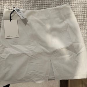 Aritzia white skirt